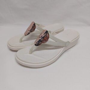 Crocs Sanrah Hammered Circle Wedge Flip Sandal Womens Size 6  Oyster/Gold VGUC